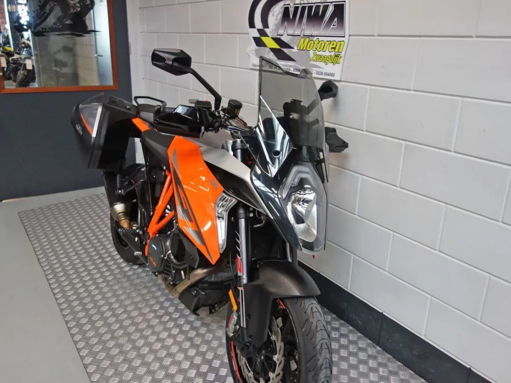 Gebruikte KTM 1290 tour met 1301cc motor uit 2017 bij NIWA Motoren