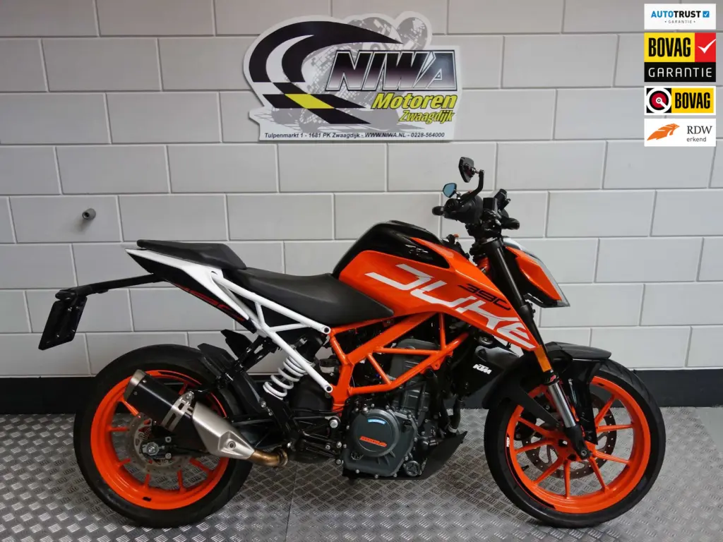 Gebruikte KTM 390 naked bike met 373cc motor uit 2017 bij NIWA Motoren