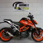 Gebruikte KTM 390 naked bike met 373cc motor uit 2017 bij NIWA Motoren