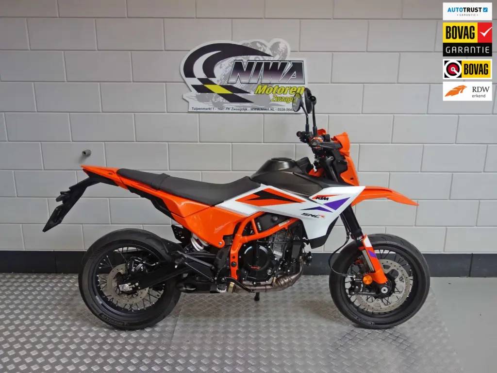 Gebruikte KTM 390 supermotard met 399cc motor uit 2025 bij NIWA Motoren