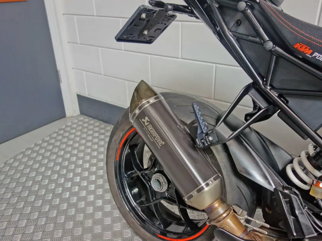 Gebruikte KTM 1290 naked bike met 1301cc motor uit 2017 bij NIWA Motoren