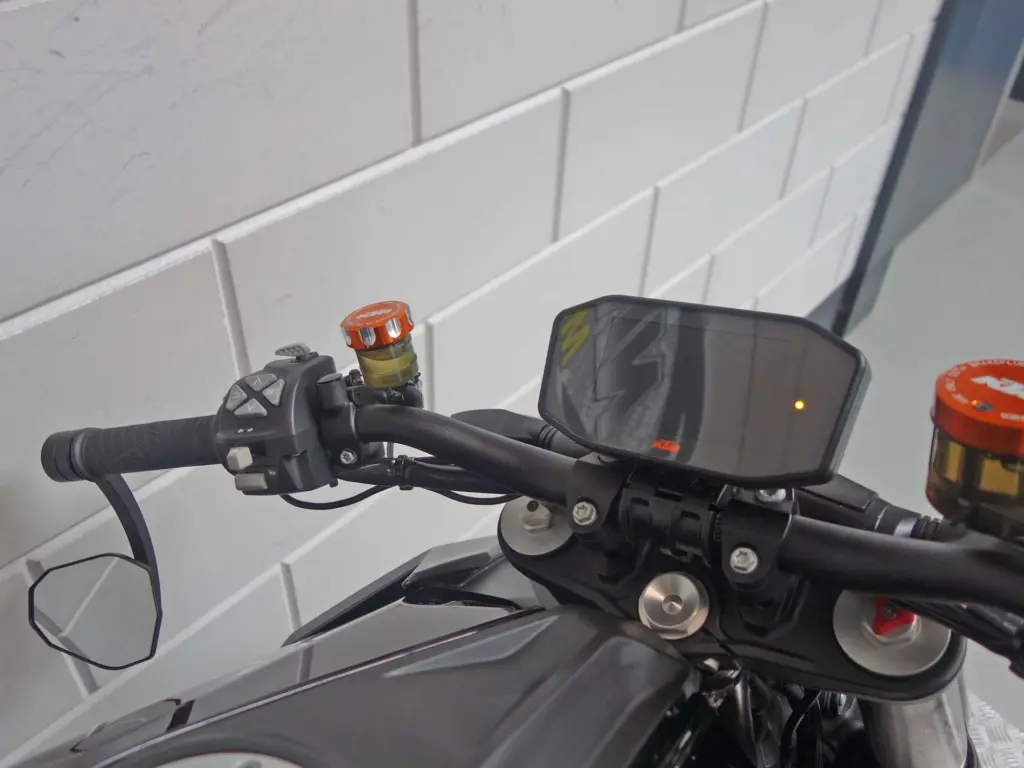 Gebruikte KTM 1290 naked bike met 1301cc motor uit 2017 bij NIWA Motoren