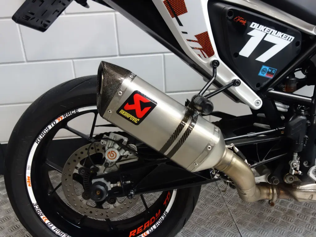 Gebruikte KTM 690 naked bike met 693cc motor uit 2016 bij NIWA Motoren