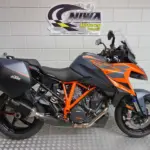 Nieuwe KTM 1290 tour met cc motor uit 2024 bij NIWA Motoren