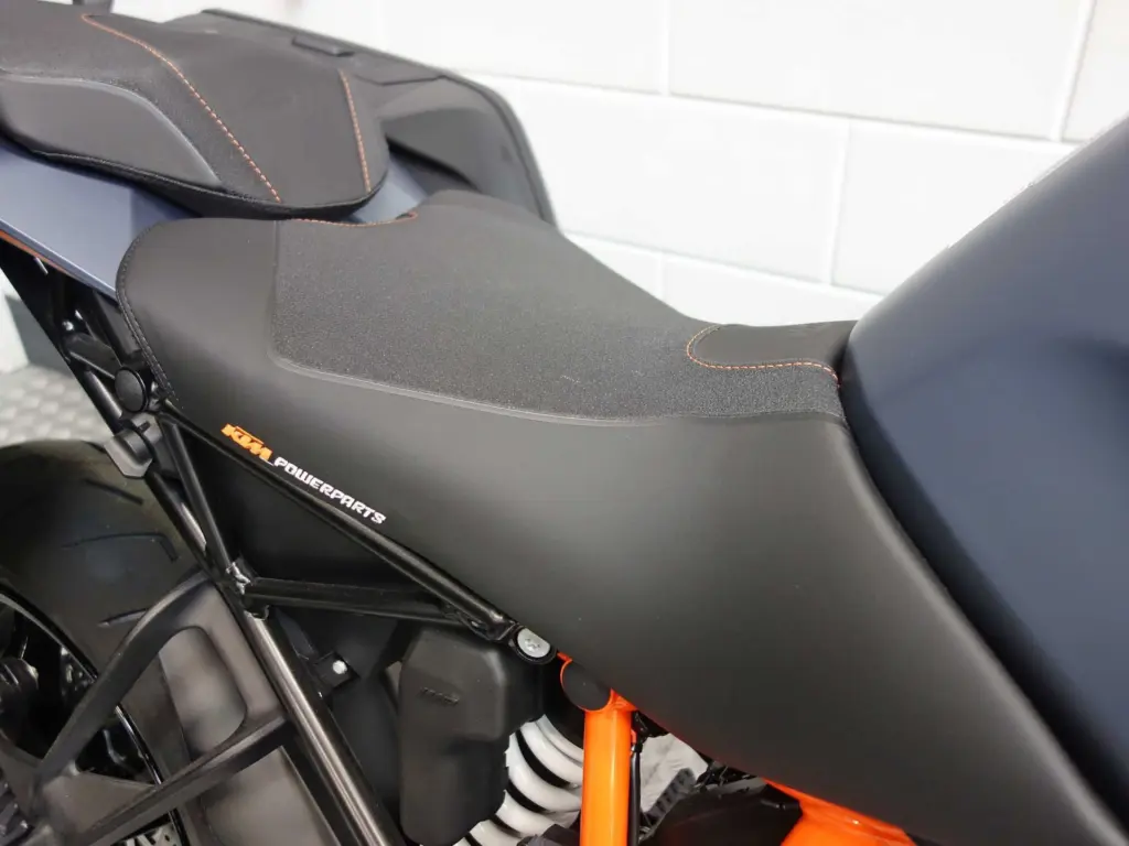 Nieuwe KTM 1290 tour met cc motor uit 2024 bij NIWA Motoren