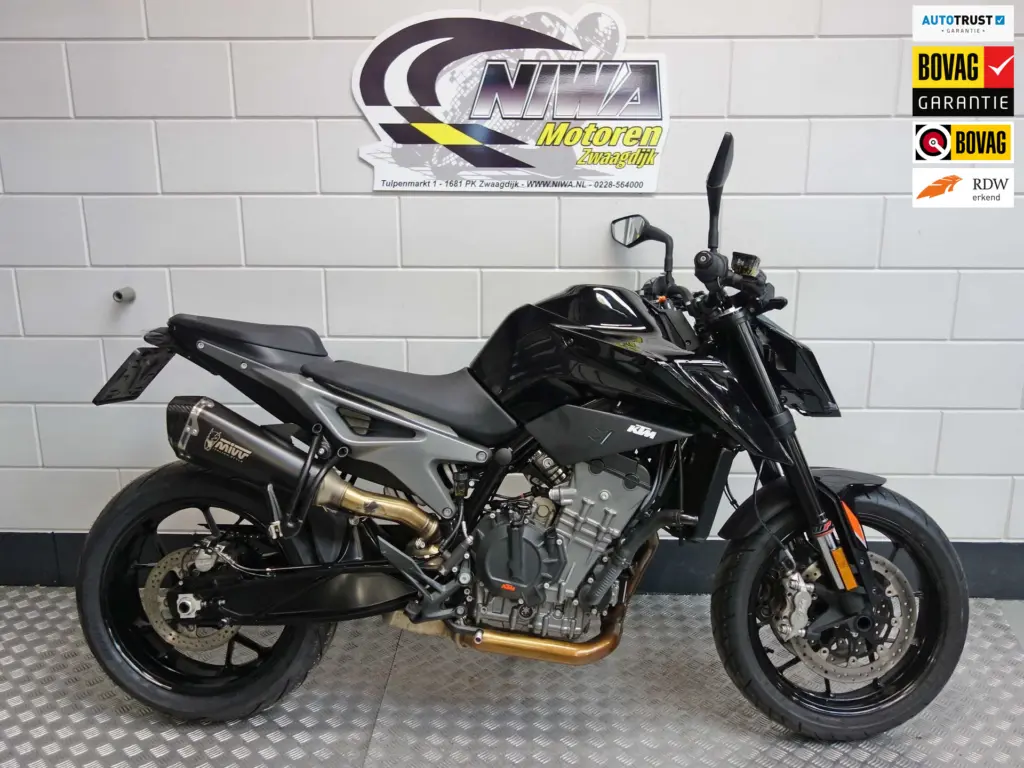 Gebruikte KTM 790 Duke naked bike met 799cc motor uit 2023 bij NIWA Motoren