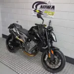 Gebruikte KTM 790 Duke naked bike met 799cc motor uit 2023 bij NIWA Motoren