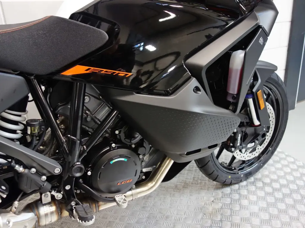 Nieuwe KTM 1390 overig met cc motor uit 2026 bij NIWA Motoren
