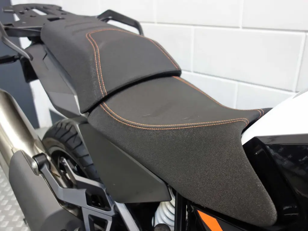 Nieuwe KTM 1390 overig met cc motor uit 2026 bij NIWA Motoren