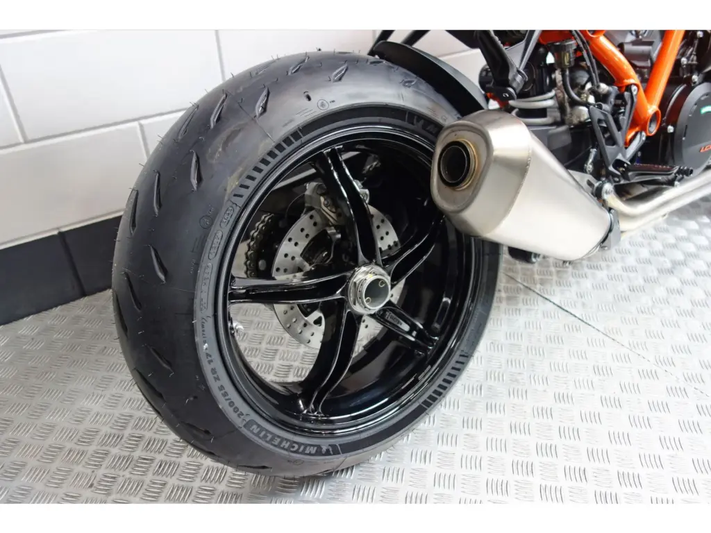 Nieuwe KTM 1390 naked bike met cc motor uit 2026 bij NIWA Motoren
