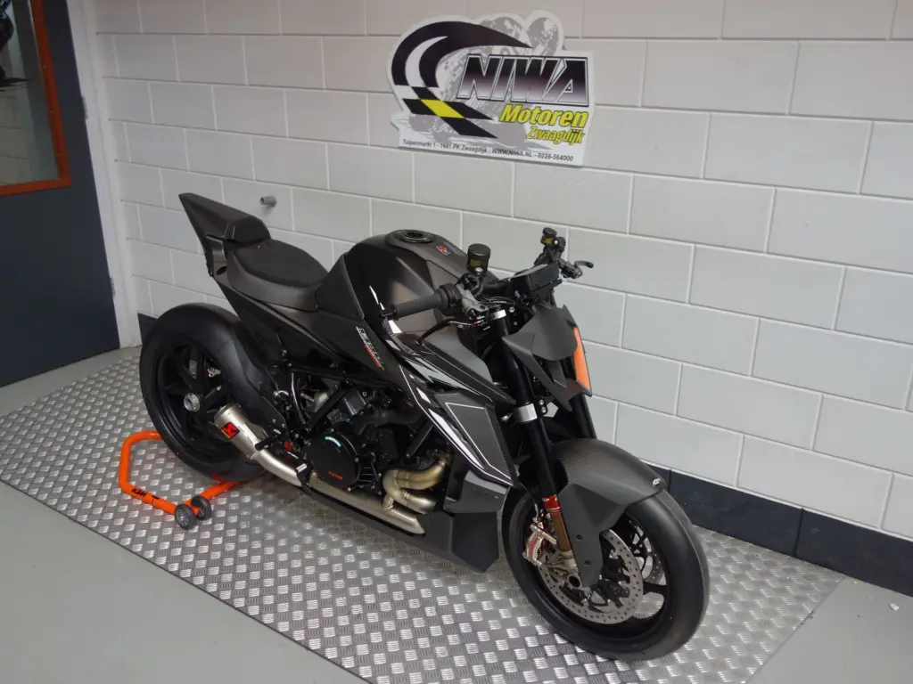 Nieuwe KTM 1390 naked bike met cc motor uit 2026 bij NIWA Motoren