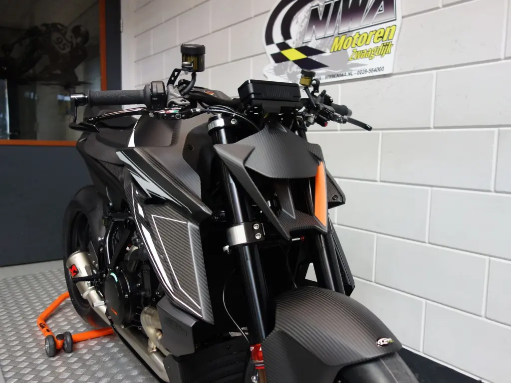 Nieuwe KTM 1390 naked bike met cc motor uit 2026 bij NIWA Motoren