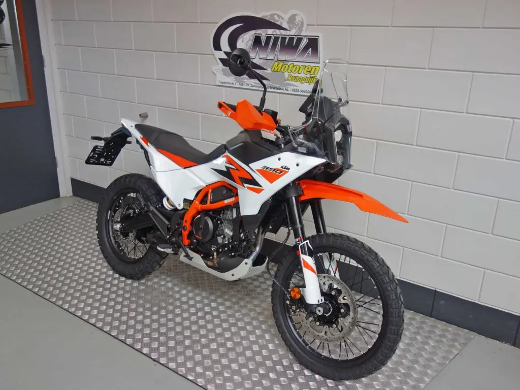 Nieuwe KTM 390 tour met cc motor uit 2026 bij NIWA Motoren