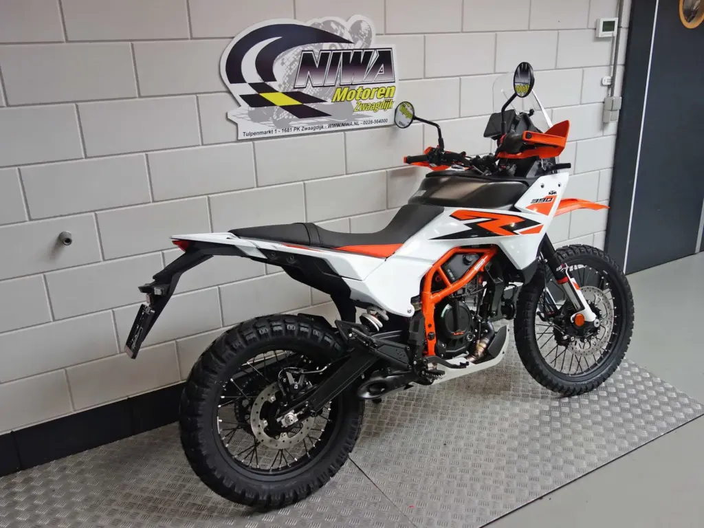 Nieuwe KTM 390 tour met cc motor uit 2026 bij NIWA Motoren