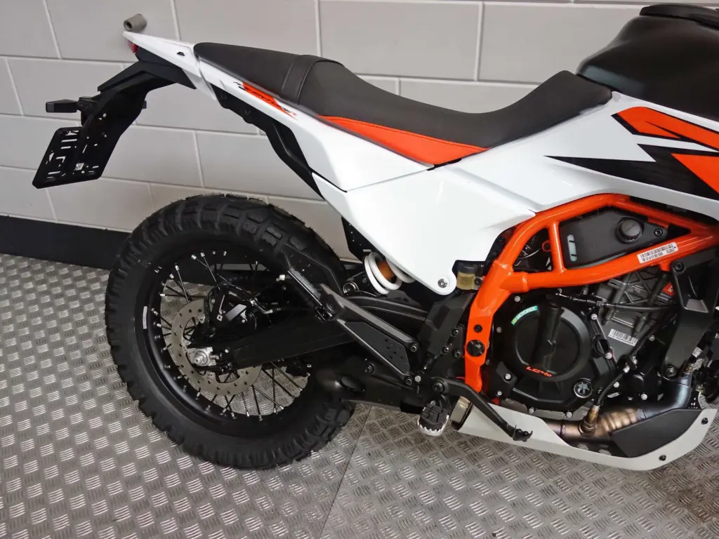 Nieuwe KTM 390 tour met cc motor uit 2026 bij NIWA Motoren