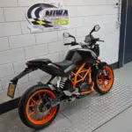 Gebruikte KTM 390 naked bike met 373cc motor uit 2016 bij NIWA Motoren