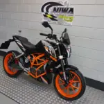 Gebruikte KTM 390 naked bike met 373cc motor uit 2016 bij NIWA Motoren