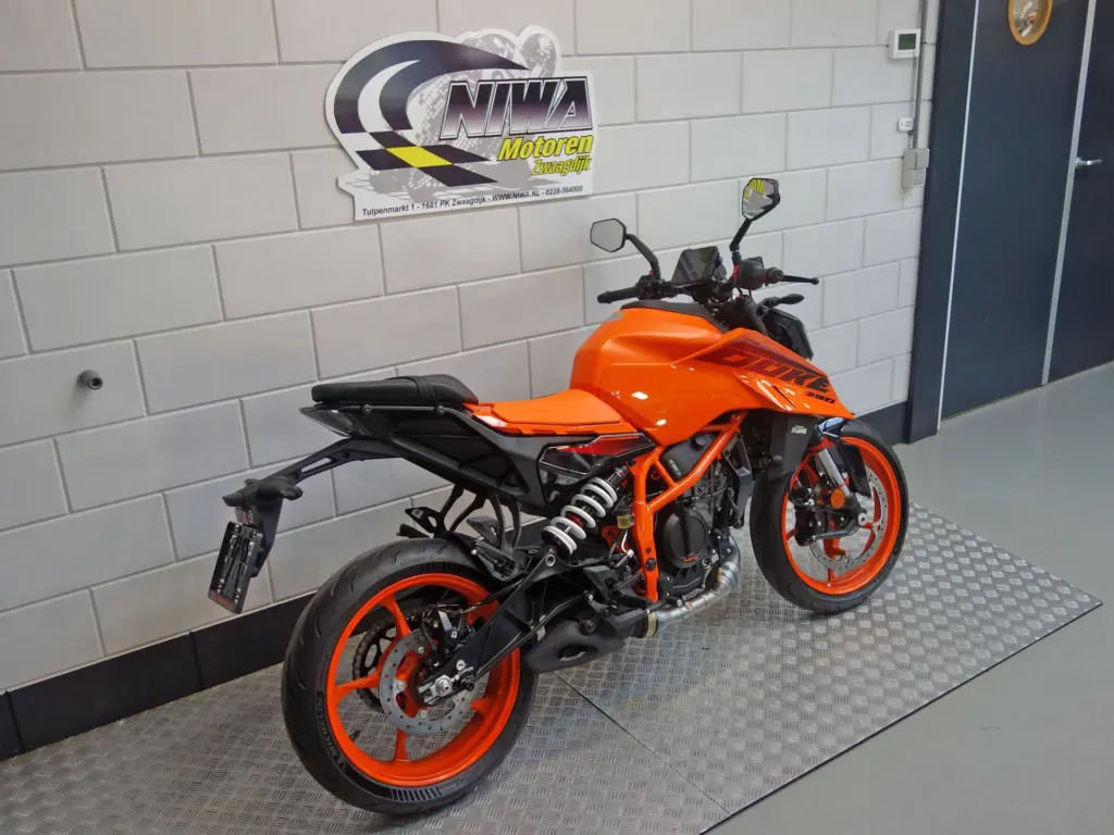 Nieuwe KTM 390 naked bike met cc motor uit 2026 bij NIWA Motoren