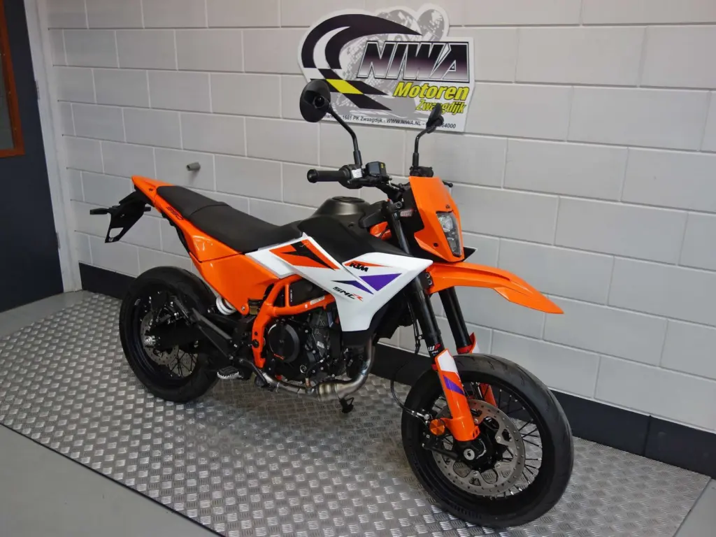 Nieuwe KTM 390 supermotard met cc motor uit 2026 bij NIWA Motoren