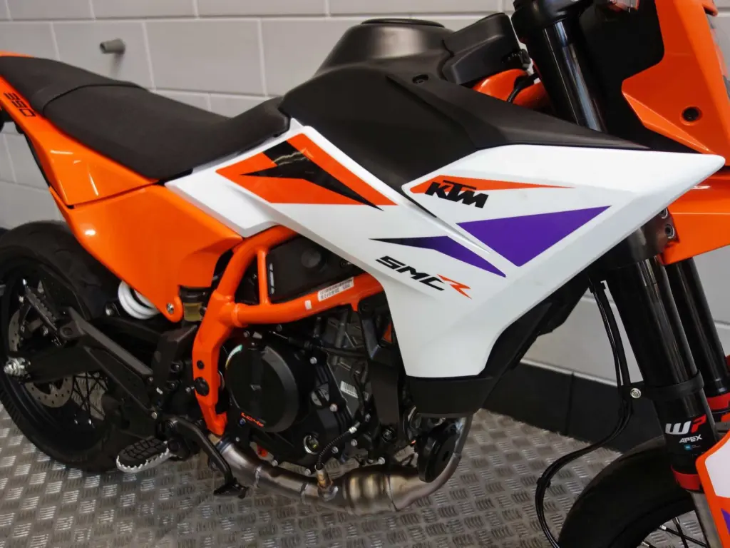 Nieuwe KTM 390 supermotard met cc motor uit 2026 bij NIWA Motoren
