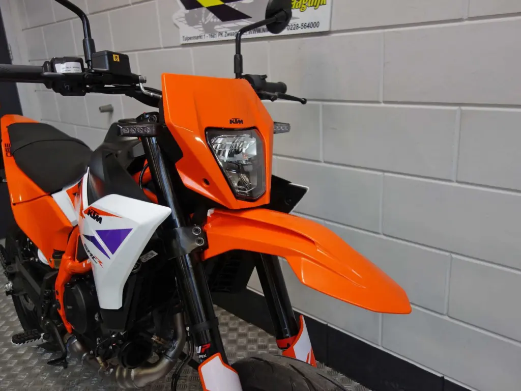 Nieuwe KTM 390 supermotard met cc motor uit 2026 bij NIWA Motoren