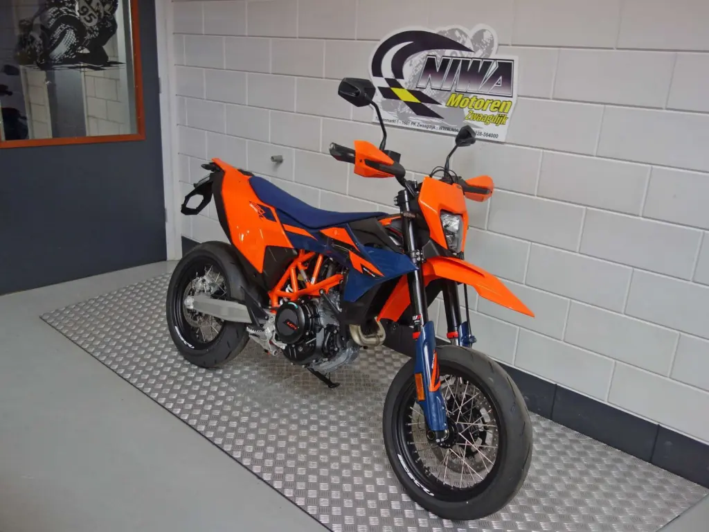 Nieuwe KTM 690 supermotard met cc motor uit 2026 bij NIWA Motoren