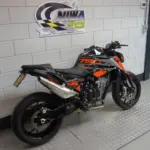 Gebruikte KTM 790 Duke naked bike met 799cc motor uit 2024 bij NIWA Motoren