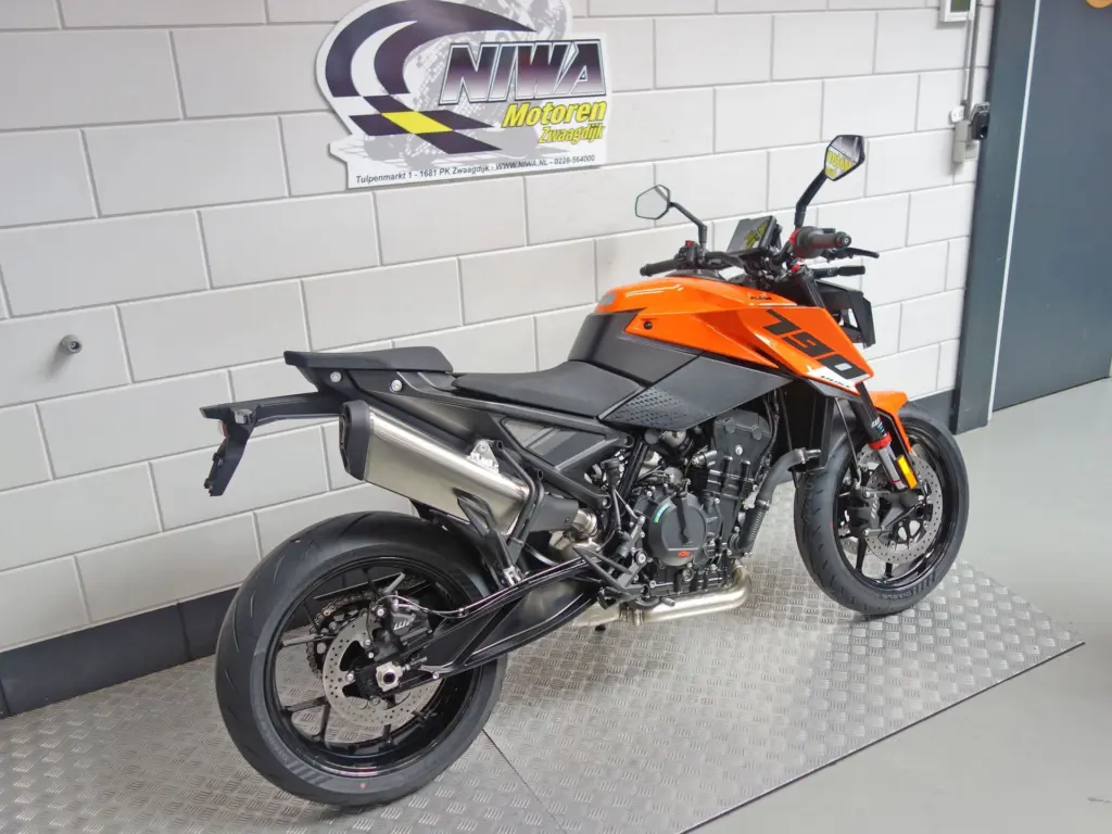 Nieuwe KTM 790 Duke naked bike met cc motor uit 2026 bij NIWA Motoren