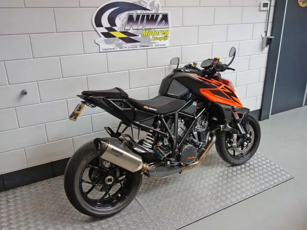 Gebruikte KTM 1290 naked bike met 1301cc motor uit 2019 bij NIWA Motoren