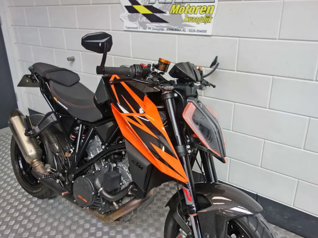 Gebruikte KTM 1290 naked bike met 1301cc motor uit 2019 bij NIWA Motoren