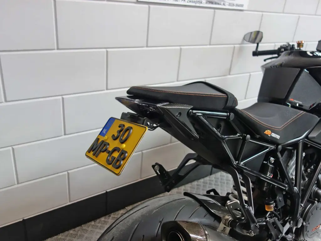 Gebruikte KTM 1290 naked bike met 1301cc motor uit 2019 bij NIWA Motoren