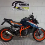 Gebruikte KTM 390 naked bike met 399cc motor uit 2024 bij NIWA Motoren