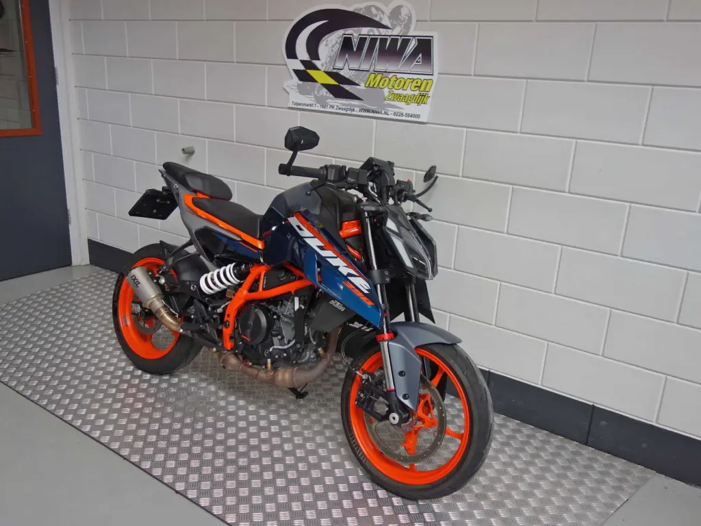 Gebruikte KTM 390 naked bike met 399cc motor uit 2024 bij NIWA Motoren