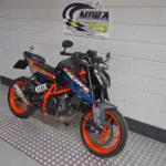 Gebruikte KTM 390 naked bike met 399cc motor uit 2024 bij NIWA Motoren