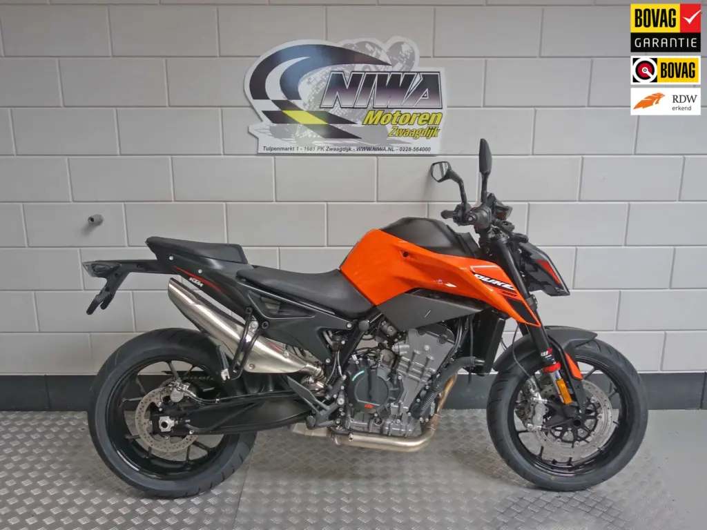 Nieuwe KTM 790 Duke naked bike met 799cc motor uit 2025 bij NIWA Motoren