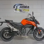 Nieuwe KTM 790 Duke naked bike met 799cc motor uit 2025 bij NIWA Motoren
