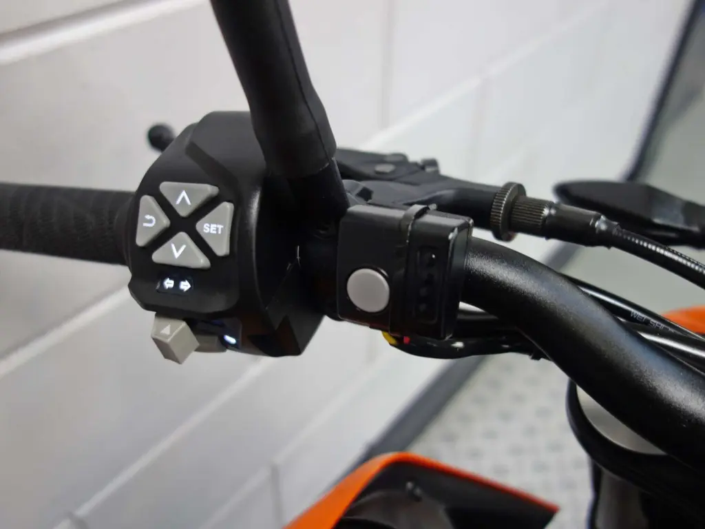 Gebruikte KTM 790 Duke naked bike met 799cc motor uit 2021 bij NIWA Motoren