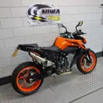 Gebruikte KTM 790 Duke naked bike met 799cc motor uit 2021 bij NIWA Motoren