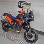 Nieuwe KTM 890 supermotard met 889cc motor uit 2026 bij NIWA Motoren