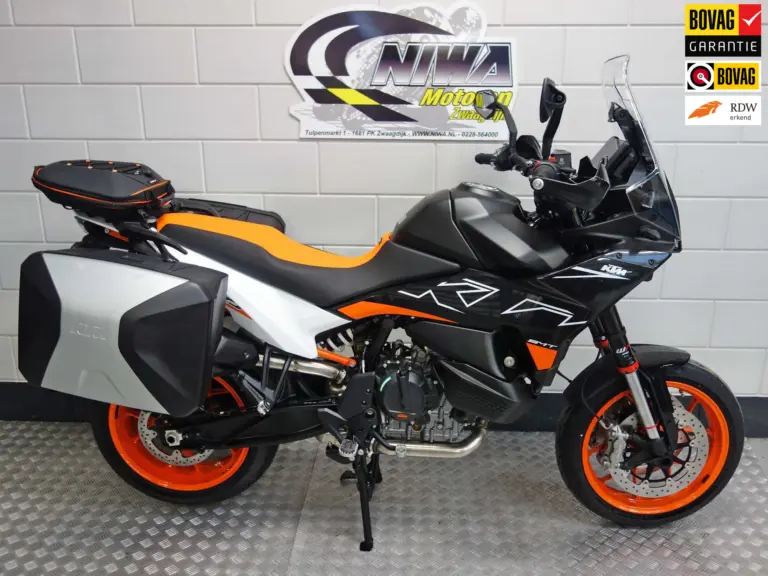 Nieuwe KTM 890 supermotard met 889cc motor uit 2026 bij NIWA Motoren