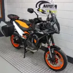 Nieuwe KTM 890 supermotard met 889cc motor uit 2026 bij NIWA Motoren