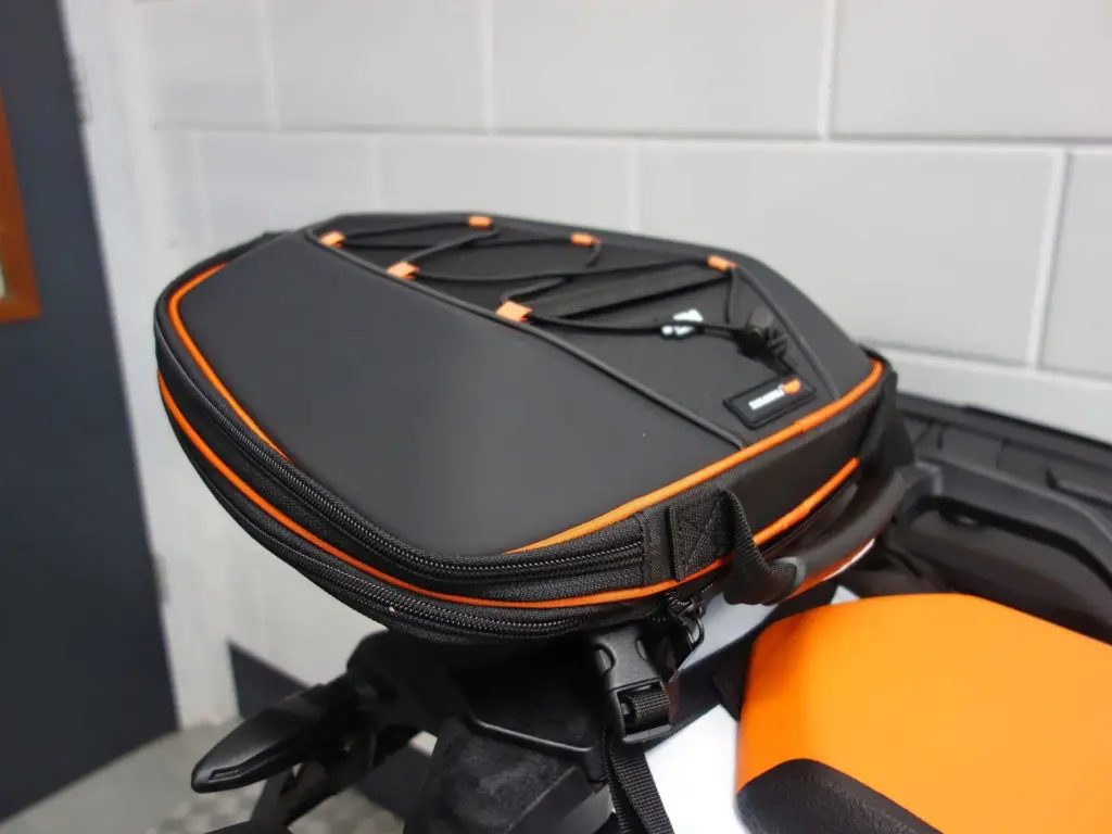 Nieuwe KTM 890 supermotard met 889cc motor uit 2026 bij NIWA Motoren