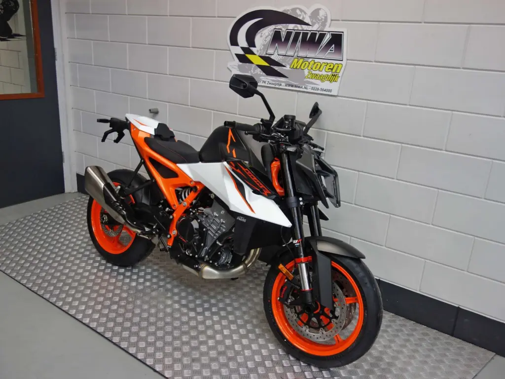 Nieuwe KTM 990 naked bike met 990cc motor uit 2026 bij NIWA Motoren