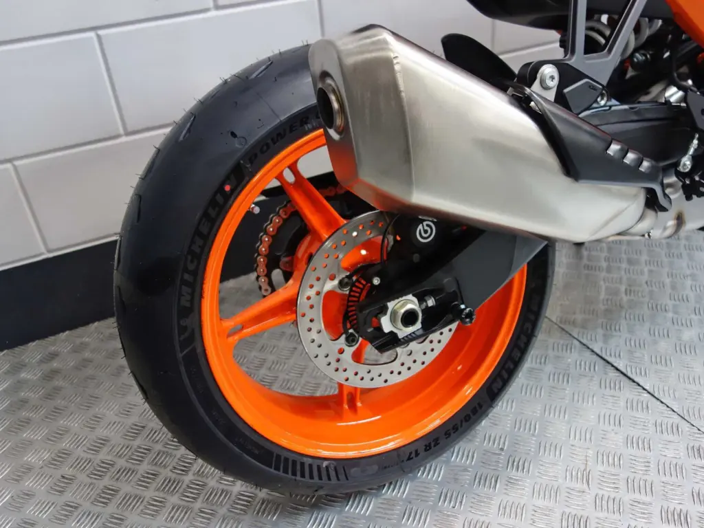 Nieuwe KTM 990 naked bike met 990cc motor uit 2026 bij NIWA Motoren