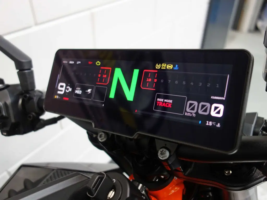 Nieuwe KTM 990 naked bike met 990cc motor uit 2026 bij NIWA Motoren