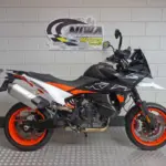 Gebruikte KTM 890 supermotard met 889cc motor uit 2024 bij NIWA Motoren
