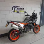 Gebruikte KTM 890 supermotard met 889cc motor uit 2024 bij NIWA Motoren