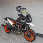 Gebruikte KTM 890 supermotard met 889cc motor uit 2024 bij NIWA Motoren