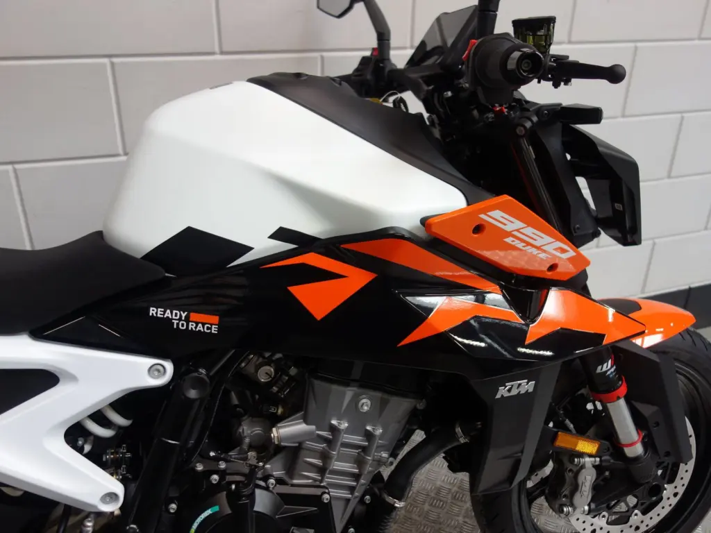 Gebruikte KTM 990 naked bike met 947cc motor uit 2026 bij NIWA Motoren