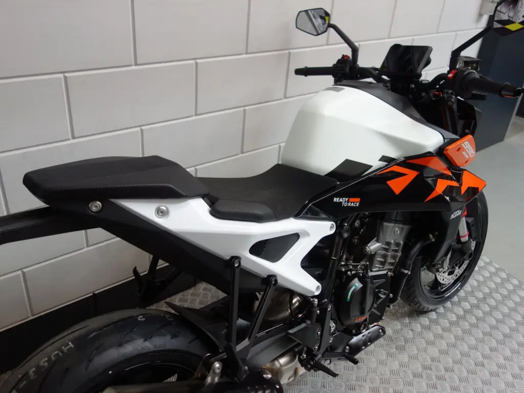 Nieuwe KTM 990 naked bike met 947cc motor uit 2026 bij NIWA Motoren